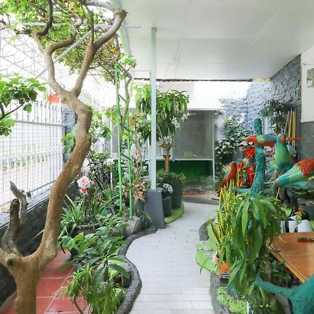 Emy'S Guesthouse Jenggrik Екстер'єр фото