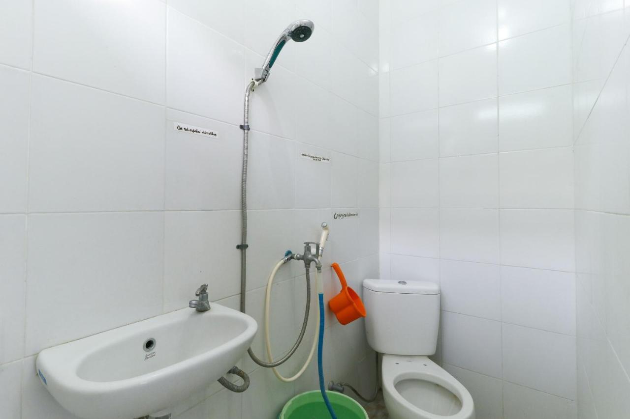 Emy'S Guesthouse Jenggrik Екстер'єр фото