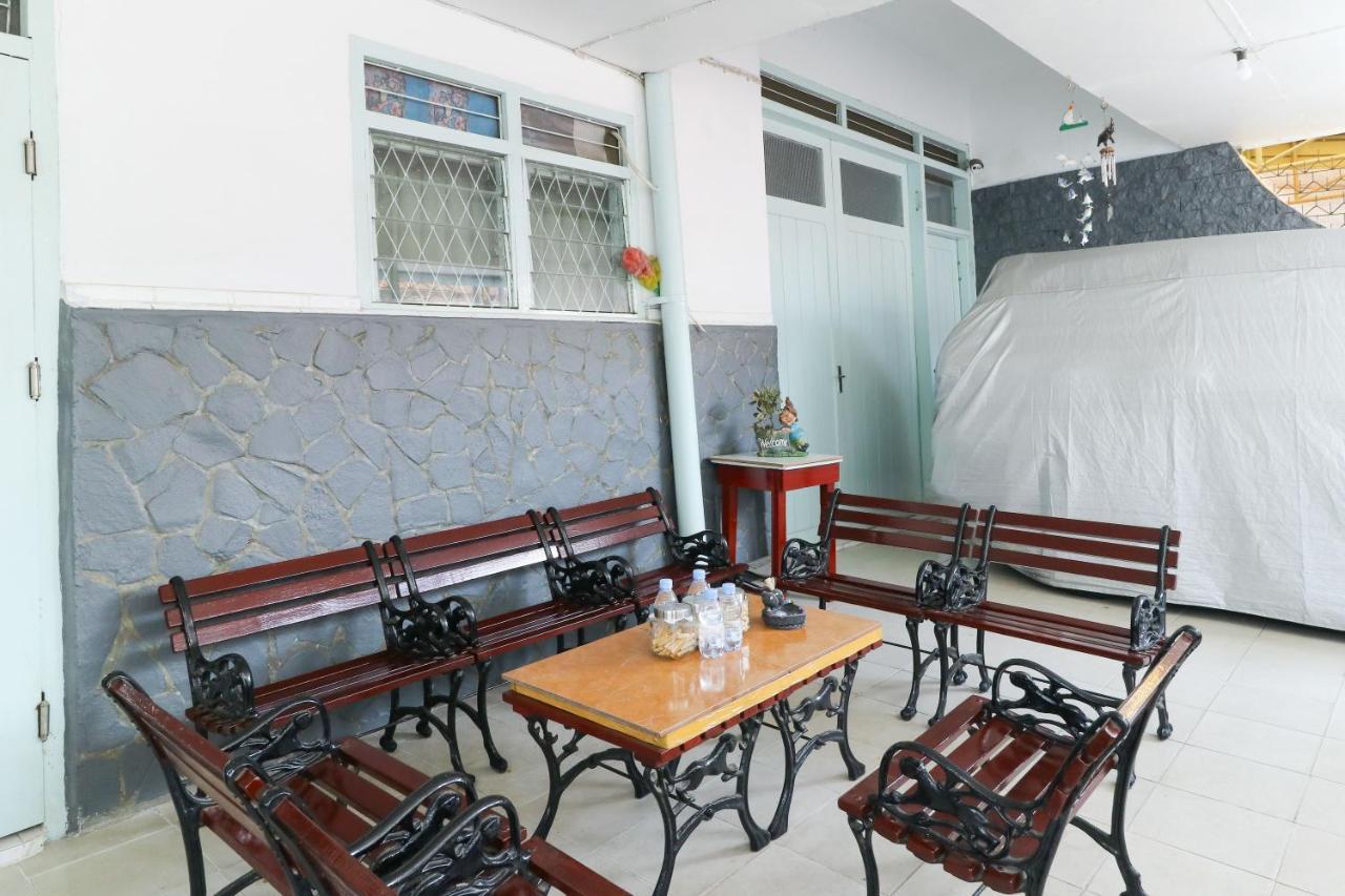 Emy'S Guesthouse Jenggrik Екстер'єр фото